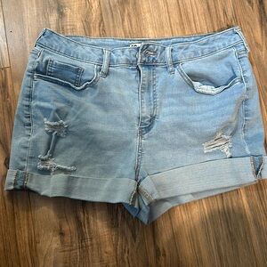 Juniors SO jean shorts size 13/31W